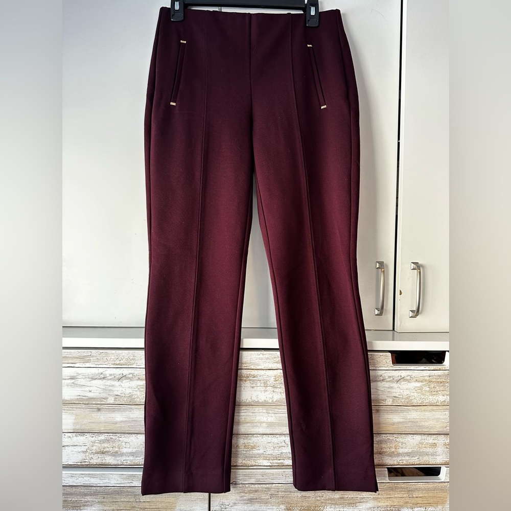 🍷 Chico’s Burgundy Pull-On Slim Leg Pants Size 00 US 2